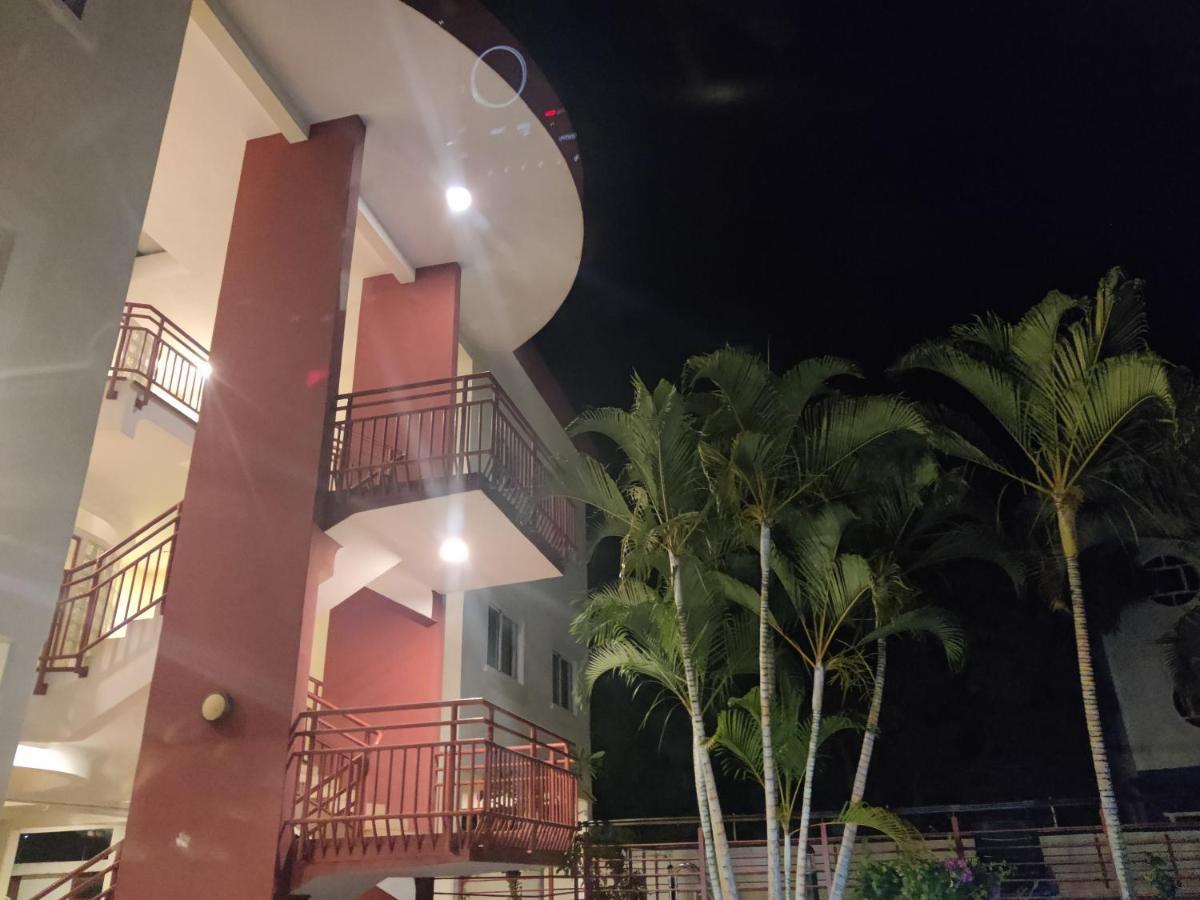 Ashiana Oceanside Apartment Flic-en-Flacq Exterior foto